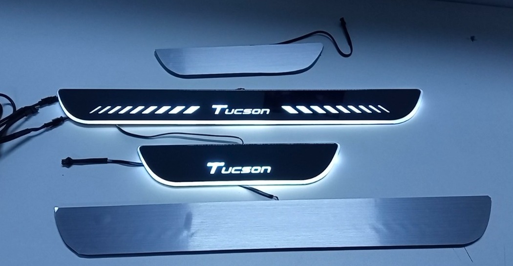 WhatsApp Image 2022-05-10 at 3.38.28 PM PISADERAS LED HYUNDAI TUCSON 2016-2020 BLANCO